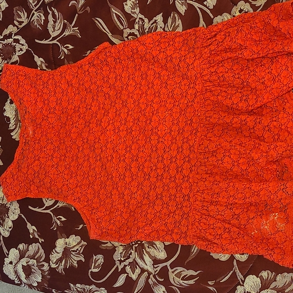 Beautiful Blouse - Picture 5 of 6